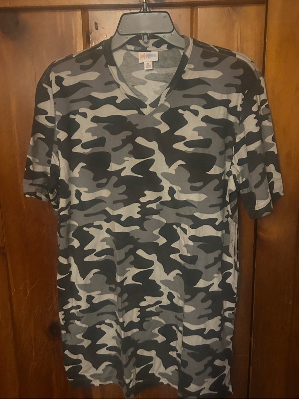 LuLaRoe Woman’s Gray & Black Camo V-Neck Tee Devin - M
